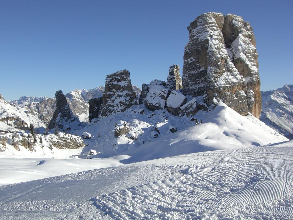 Villa Cristallino -Stayincortina Cortina d'Ampezzo Luaran gambar