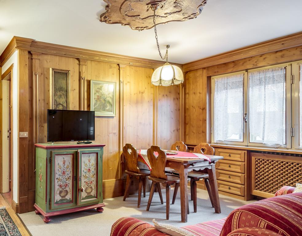 Villa Cristallino -Stayincortina Cortina d'Ampezzo Luaran gambar